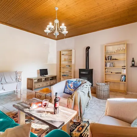 Herakles House - Close To Ancient Sites Near Nafplio. Spacious. Equipped For All-year-round Comfort. Vakantiehuis Nauplion