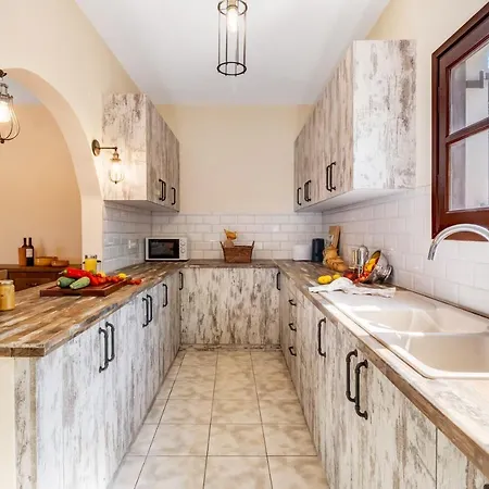 Herakles House - Close To Ancient Sites Near Nafplio. Spacious. Equipped For All-year-round Comfort. * Нафплион