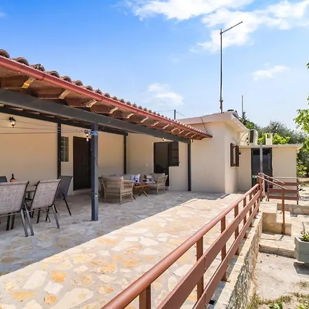 Hébergement de vacances Herakles House - Close To Ancient Sites Near Nafplio. Spacious. Equipped For All-year-round Comfort. *
