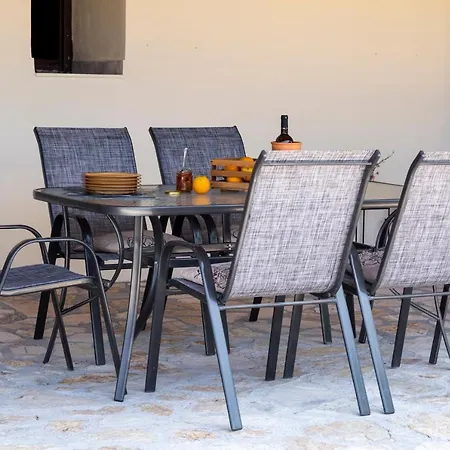 Ferienhaus Herakles House - Close To Ancient Sites Near Nafplio. Spacious. Equipped For All-year-round Comfort. *