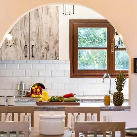 Herakles House - Close To Ancient Sites Near Nafplio. Spacious. Equipped For All-year-round Comfort. Дом отдыха