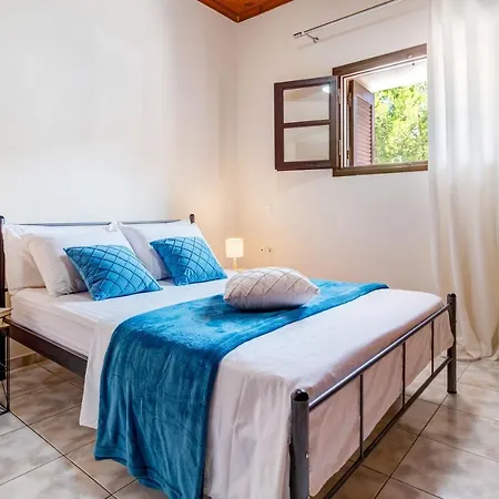 Ferienhaus Herakles House - Close To Ancient Sites Near Nafplio. Spacious. Equipped For All-year-round Comfort. Nafplio